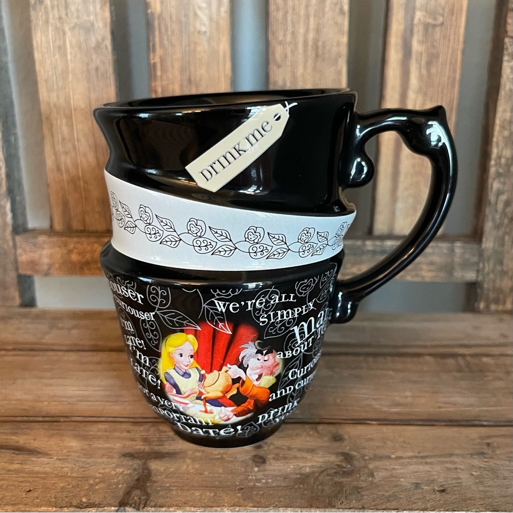 Alice In Wonderland - Coffee / Tea Mug - Disney Parks
